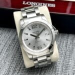 Longines Conquest Silver Dial 41 mm 300M, de cuarzo.
