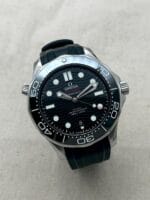 Omega Seamaster Diver 300M 42 mm Co-Axial Master Chronometer Black Dial, automático.