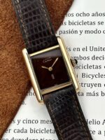 Cartier Tank Vermeil “Burgundy” Small 20 x 28 mm, a cuerda.