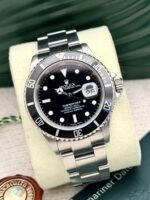 Rolex Submariner Date 40 mm 16610T 2005, automático.