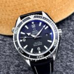 Omega Seamaster Planet Ocean 600M Black Dial 45 mm 2200.50.00, automático.