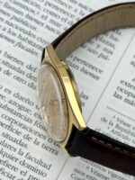 Omega Genève Champagne Dial 35 mm 1972 136.041, a cuerda. - Imagen 4