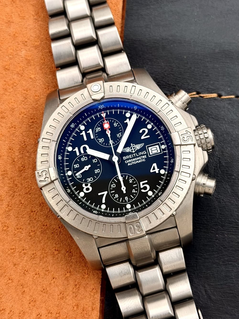IMG_5331 Breitling Avenger Chrono Black Dial "Blood Diamond" 44 mm E13360, automático. - Imagen 1