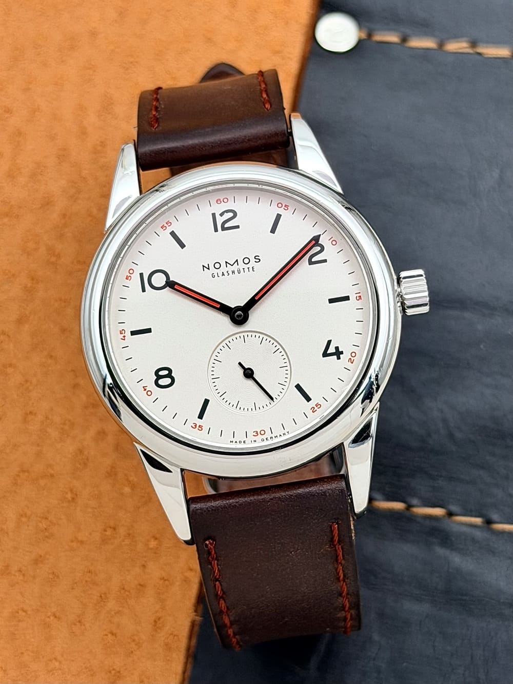 IMG_5265 NOMOS Glashütte Club 36 mm 703 Open Caseback, a cuerda. - Imagen 1