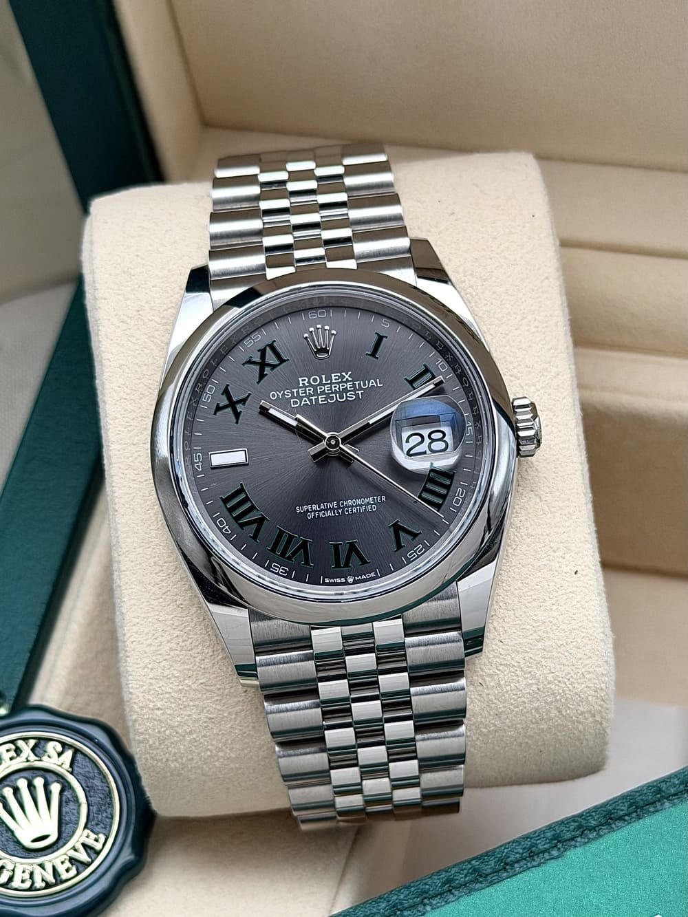 IMG_7185 Rolex Datejust 36 "Wimbledon" Jubilee 126200 Slate Grey Roman Dial FULL SET 2025, automático. - Imagen 1