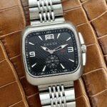 Gucci Coupé Grande Date Black Dial 40 mm YA131305, de cuarzo.