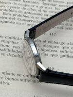 Omega Genève Seamaster Double Signed Crosshair Silver Dial 35 mm 1968 166.002, automático. - Imagen 4