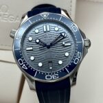 Omega Seamaster Diver 300M Co-Axial Master Chronometer Grey Dial 42 mm FULL SET 2022, automático.