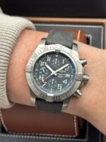 Breitling Avenger Bandit Titanium Chronograph 45 mm E13383, automático. - Imagen 2