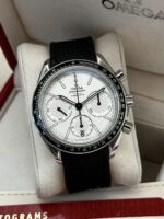 Omega Speedmaster Racing Co-Axial Chronograph White Dial 40 mm 2015 FULL SET, automático.