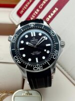 Omega Seamaster Diver 300M Co-Axial Master Chronometer No-Date 42 mm FULL SET 2024, automático.