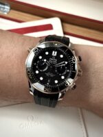 Omega Seamaster Diver 300M 44 mm Chronograph Sedna Gold and Steel FULL SET 2025, automático. - Imagen 2